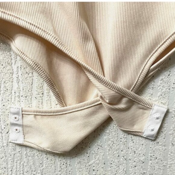 Women’s Beige Ribbed Bodysuit with Scoop Neck – Size M - Picture 4 of 6